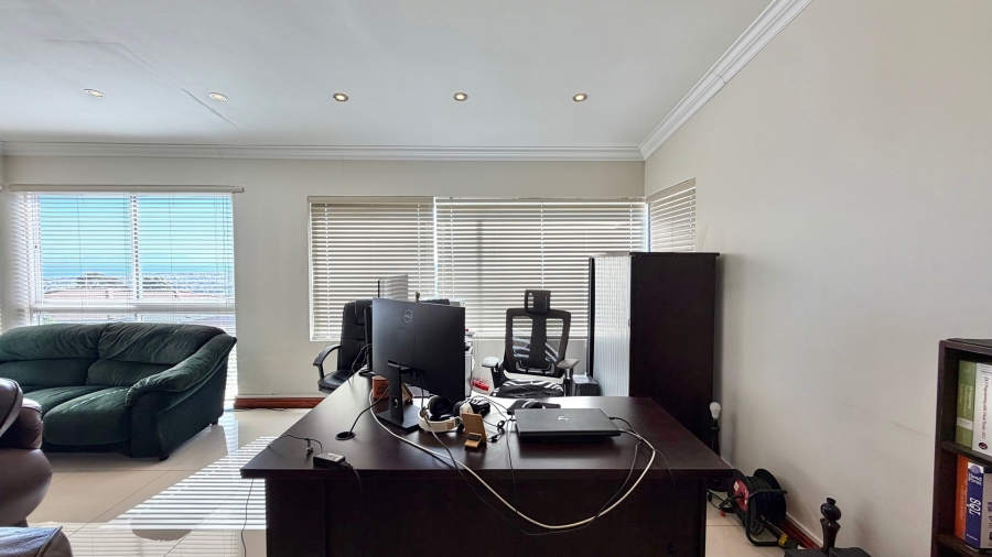 3 Bedroom Property for Sale in Mountainside Western Cape
